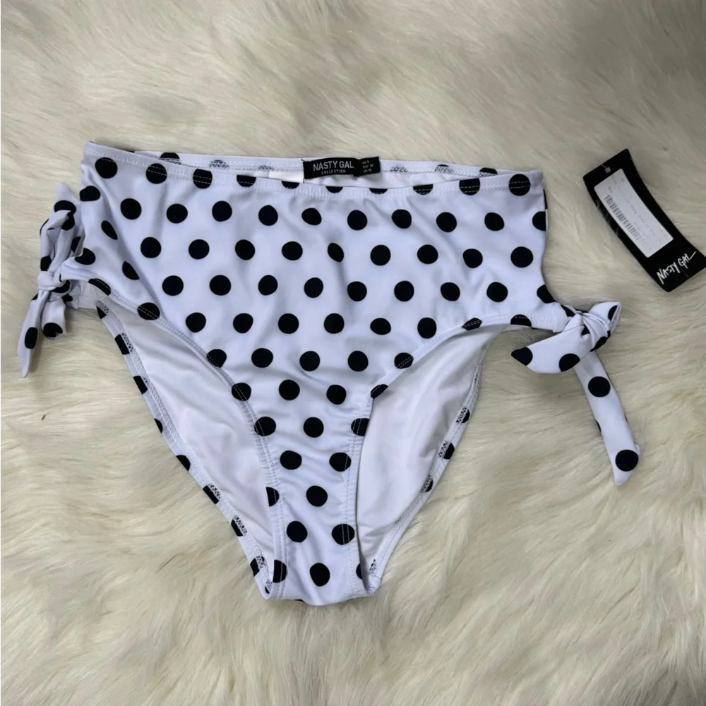 New Set Nasty Gal Polka Dot Strapless Bikini Swim Top White Black High waisted